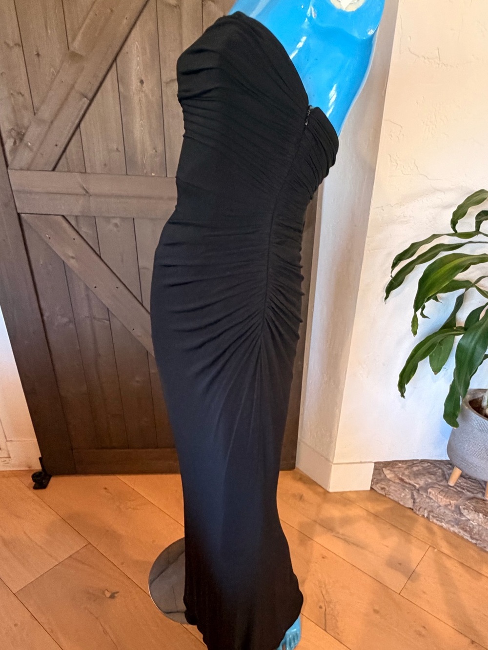Kay Unger Strapless Black Ruched Evening Gown - Picture 5 of 10